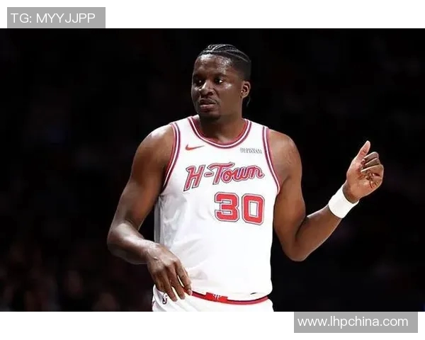 克林特卡佩拉：从新秀到NBA明星的成长之路与篮球哲学探讨